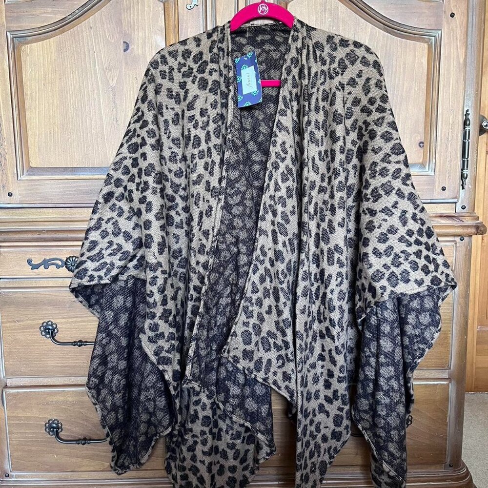 Flaunt‎ Accessories Leopard Print Shawl